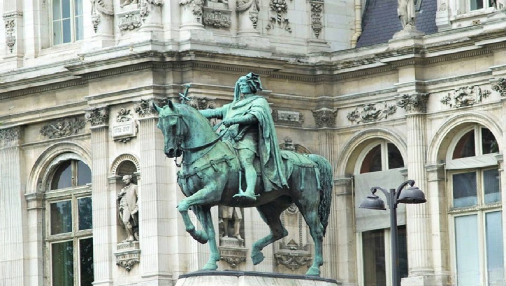 la rue impériale du Louvre à l’Hôtel de Ville