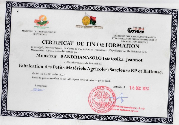 Certificat de fabrication sarcleuse riz pluvial et batteuse
